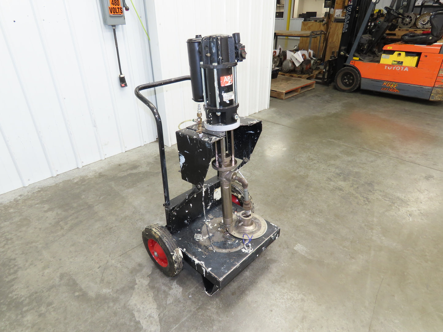 ARO 67120-P43 Pneumatic Extrusion Pump 6549 PSI 5 Gal Pail Lifter Unloader Cart