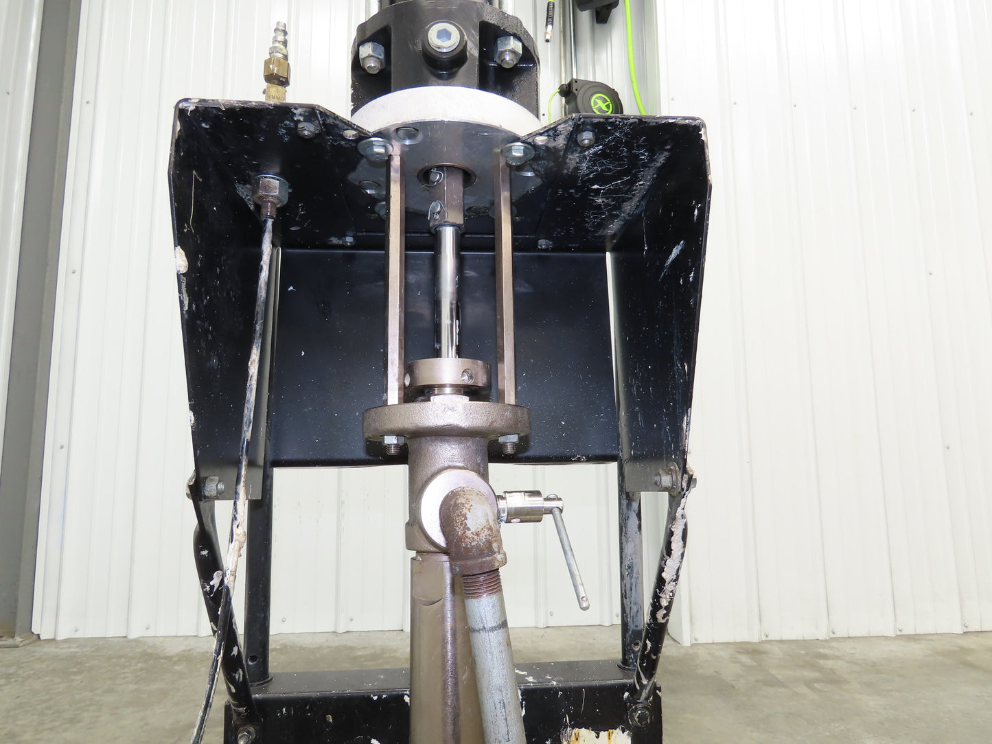 ARO 67120-P43 Pneumatic Extrusion Pump 6549 PSI 5 Gal Pail Lifter Unloader Cart