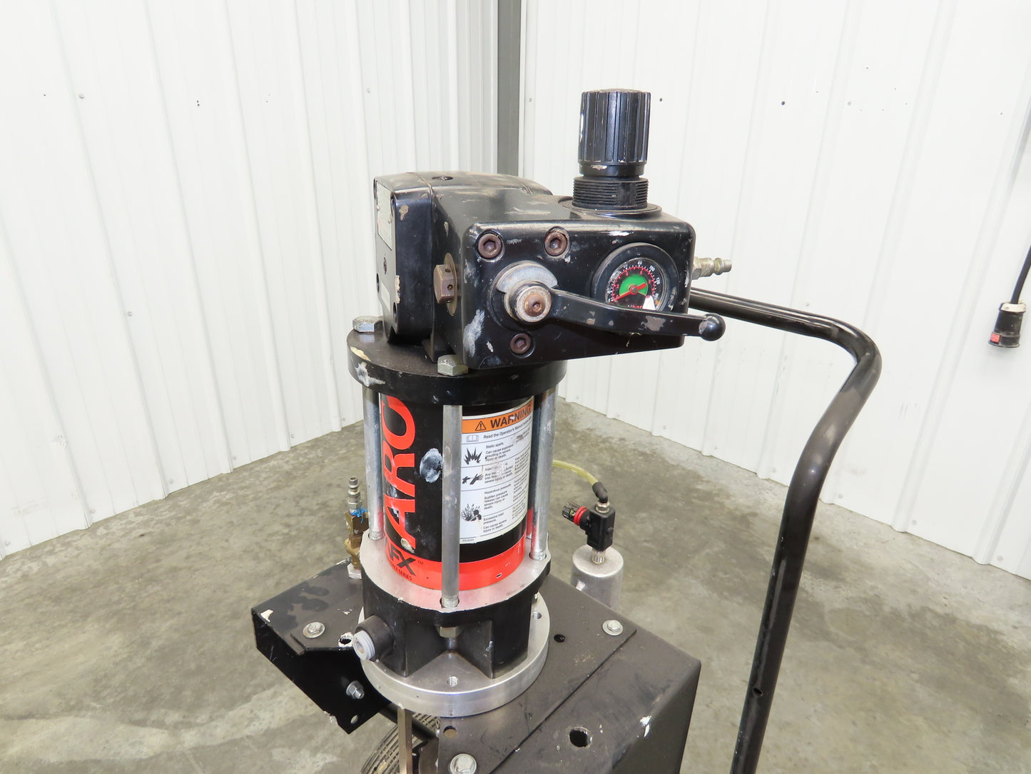 ARO AF0441-01 Pneumatic Extrusion Pump 6549 PSI 5 Gal Pail Lifter Unloader Cart
