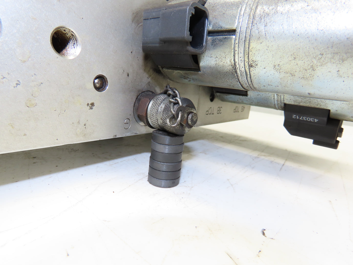 Hyster Hydraulic Manifold Block From E60Z-33 Forklift 8530551