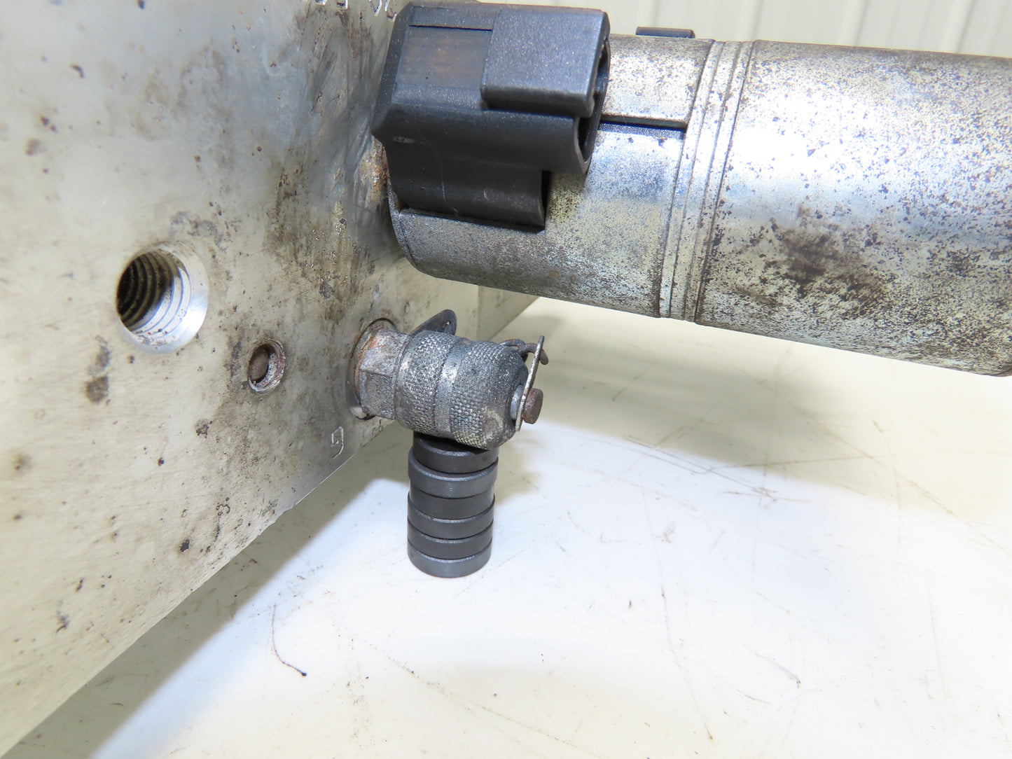 Hyster Hydraulic Manifold Block From E60Z-33 Forklift 8530551