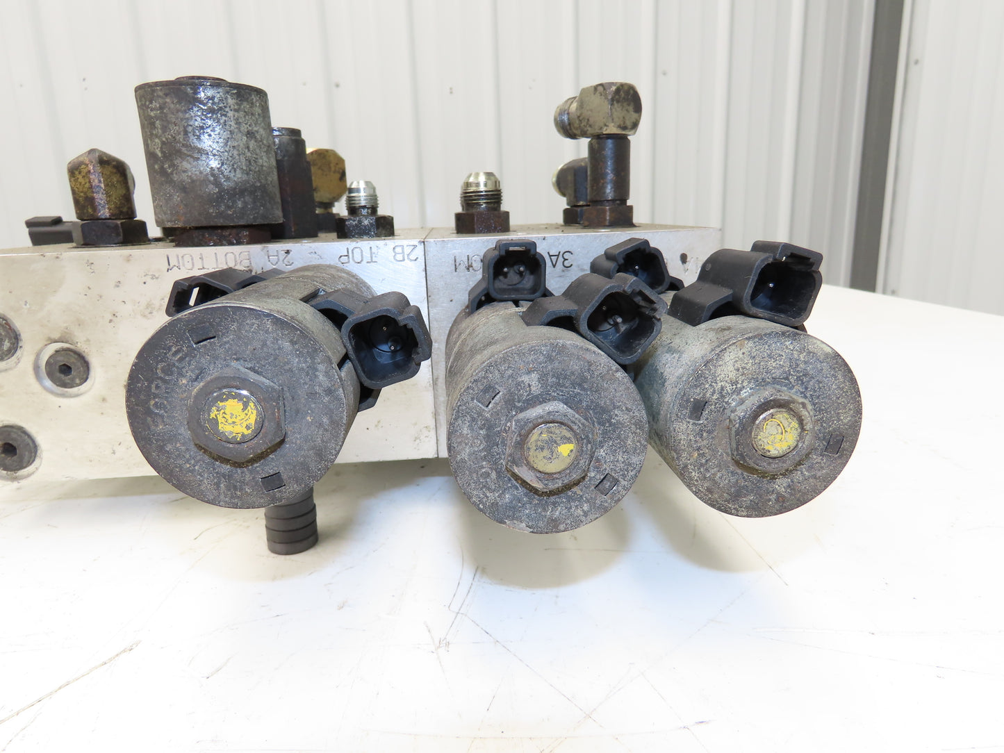 Hyster Hydraulic Manifold Block From E60Z-33 Forklift 8530551