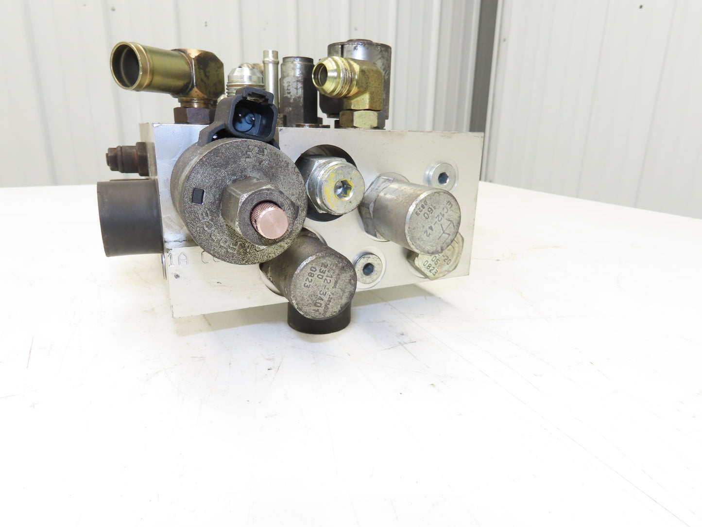 Hyster Hydraulic Manifold Block From E60Z-33 Forklift 8530551