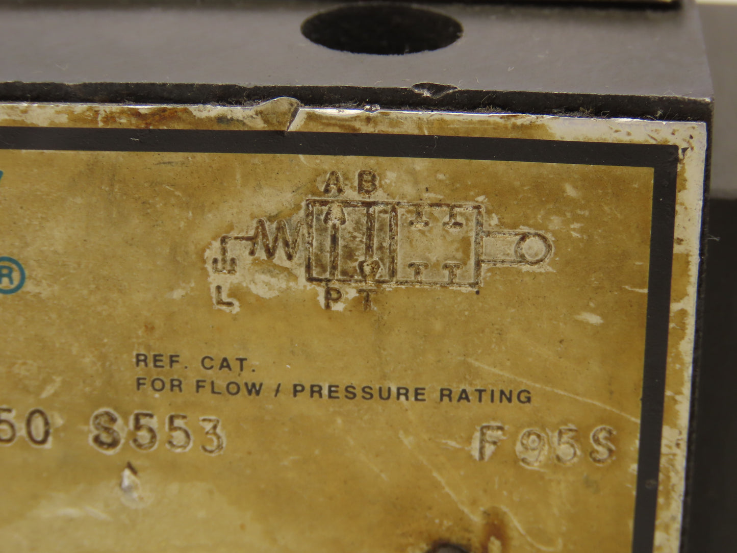 Vickers SDG20S4 012F 50 S553 Directional Control Solenoid Valve Spring Lever