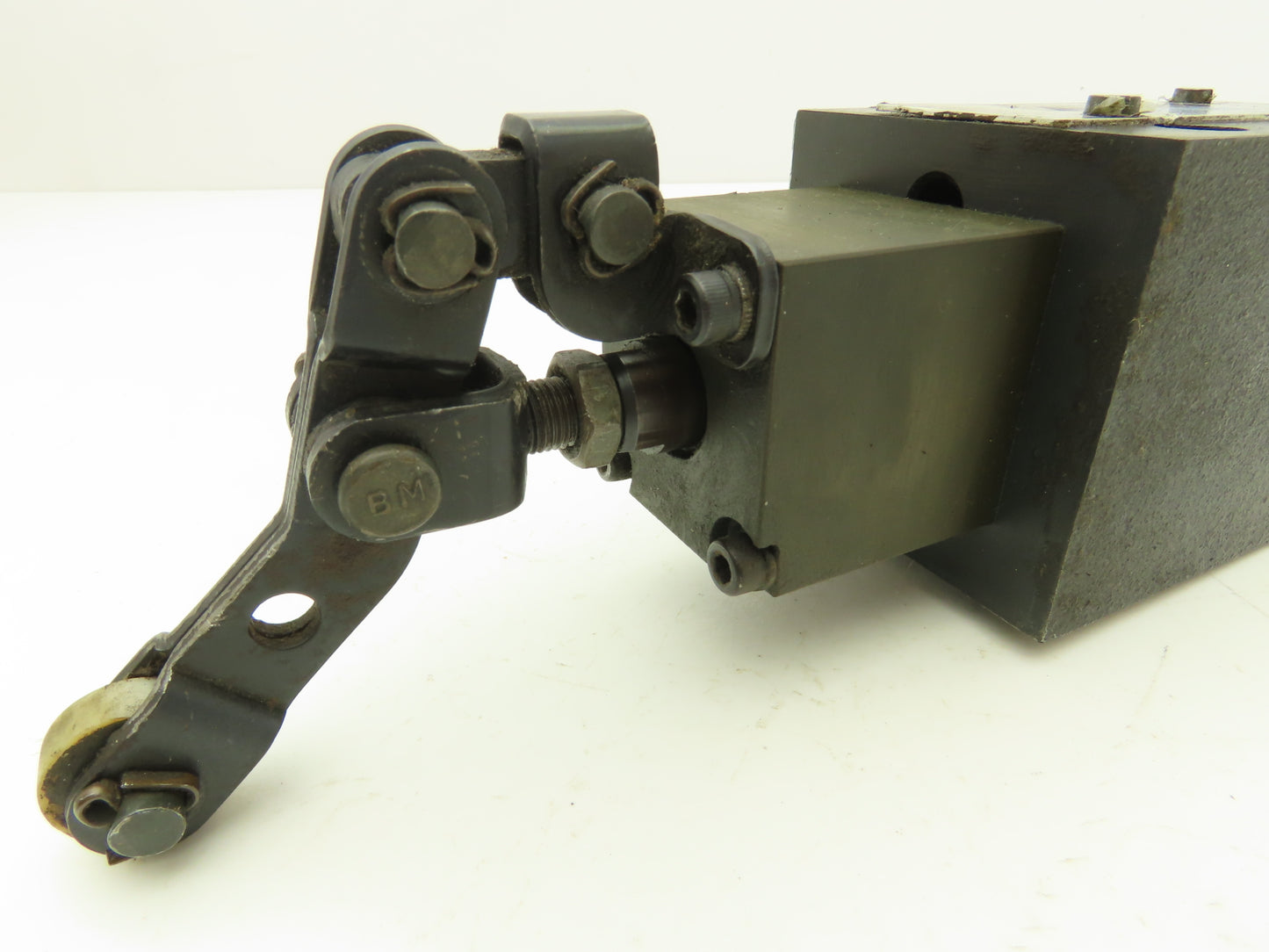 Vickers SDG20S4 012F 50 S553 Directional Control Solenoid Valve Spring Lever