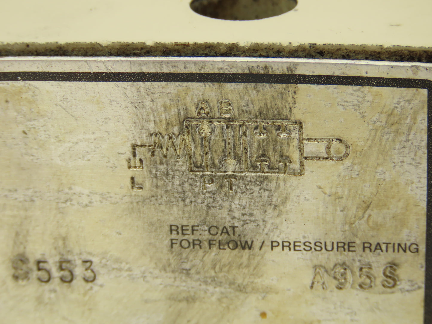 Vickers DG20S4 012F 50 S553 Directional Control Valve Spring Lever