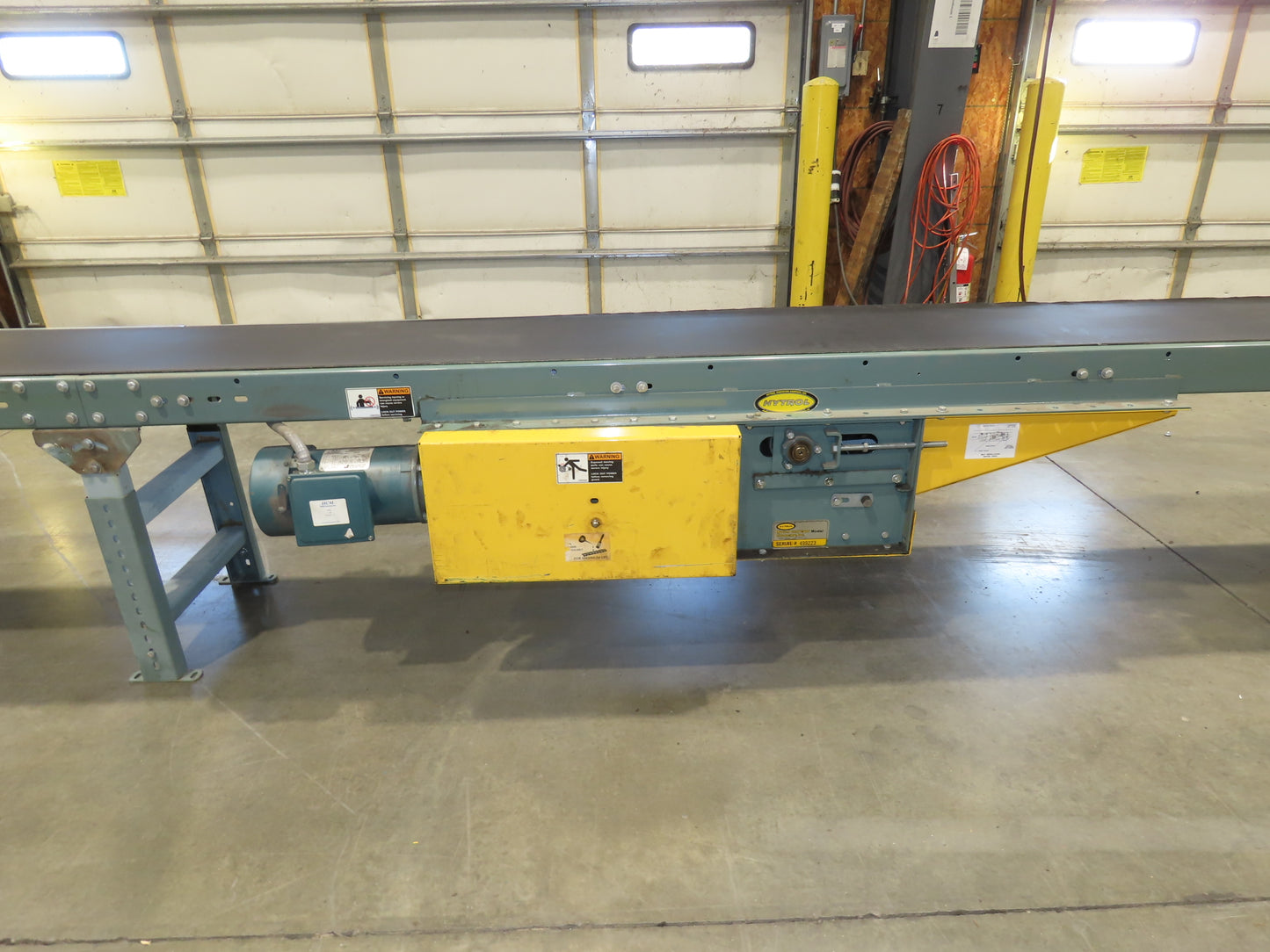 Hytrol 18"x 40' 10" Slider Bed Conveyor 15.5" Belt 2Hp 3PH Center Drive 50FPM