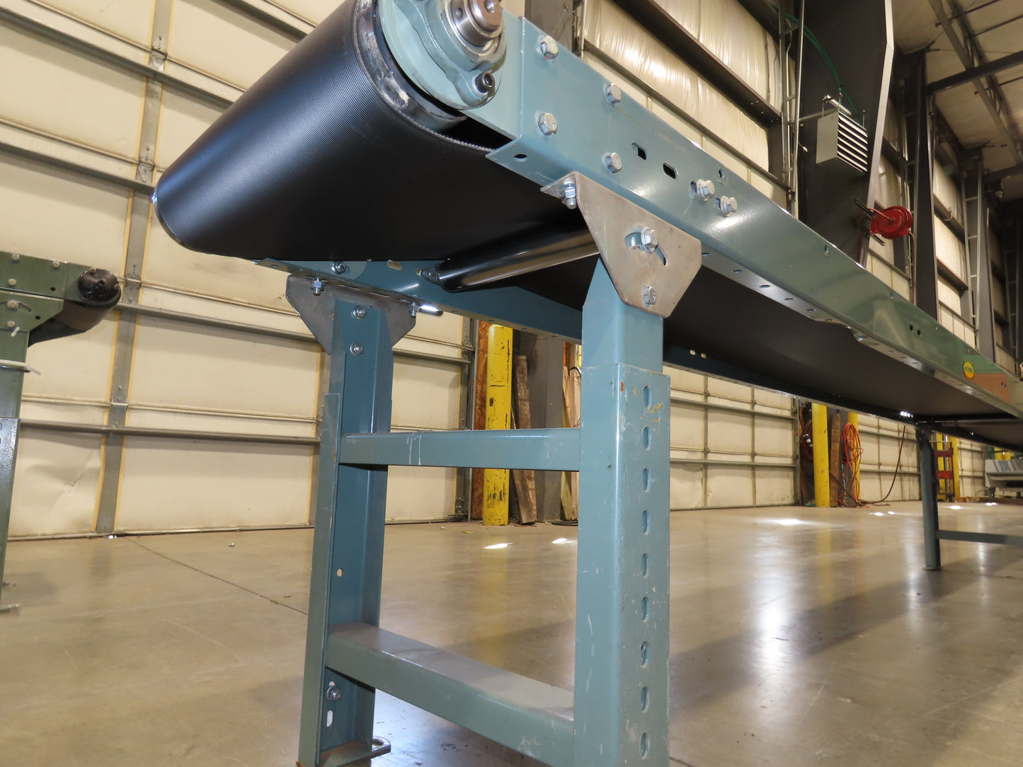 Hytrol 18"x 40' 10" Slider Bed Conveyor 15.5" Belt 2Hp 3PH Center Drive 50FPM