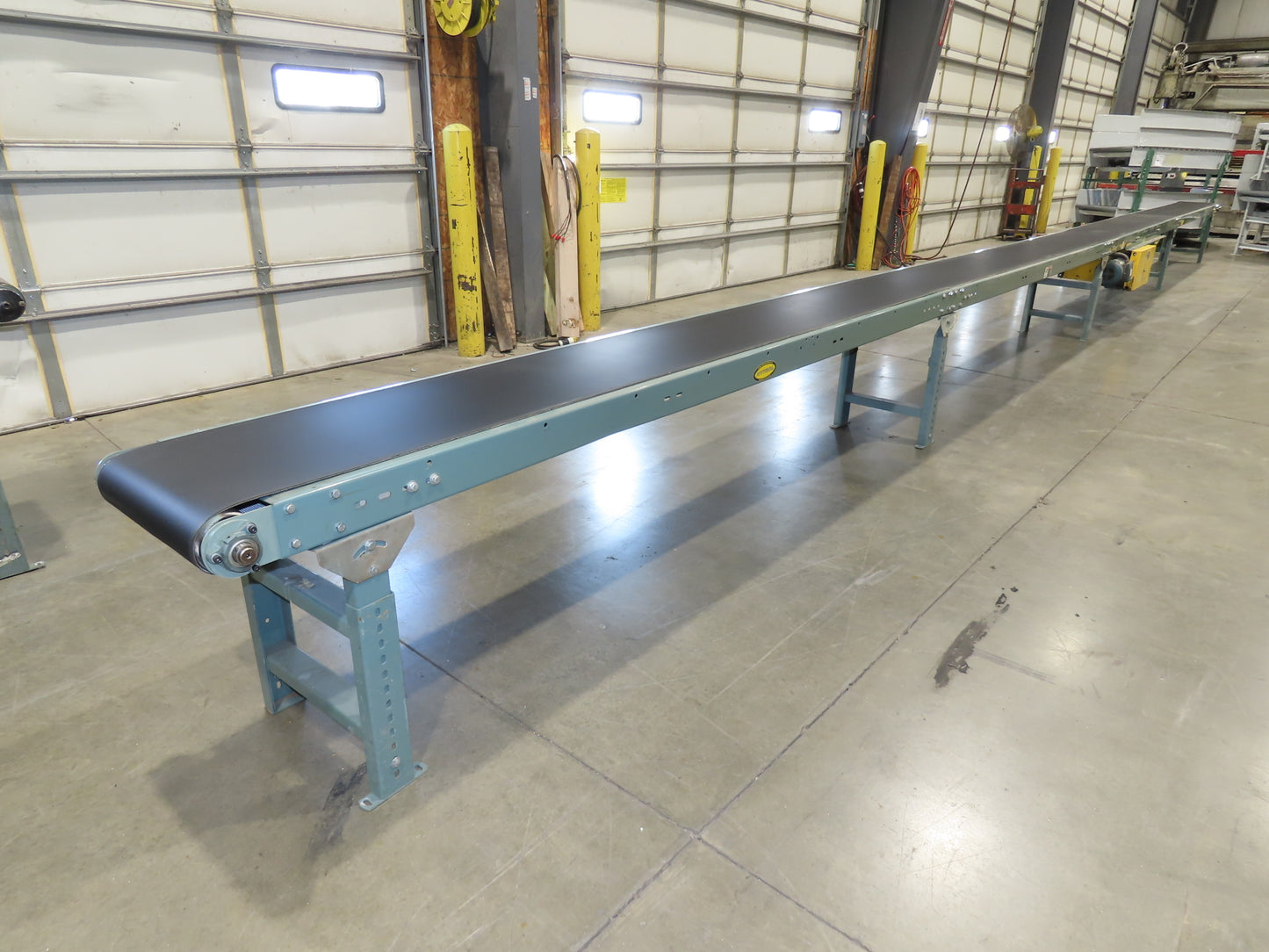 Hytrol 18"x 40' 10" Slider Bed Conveyor 15.5" Belt 2Hp 3PH Center Drive 50FPM