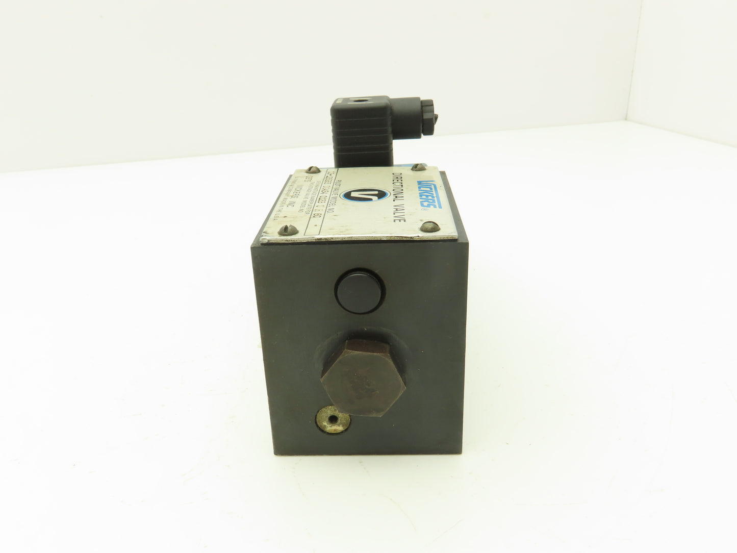 Vickers DG4S4 012B U H 60 Directional Control Solenoid Valve