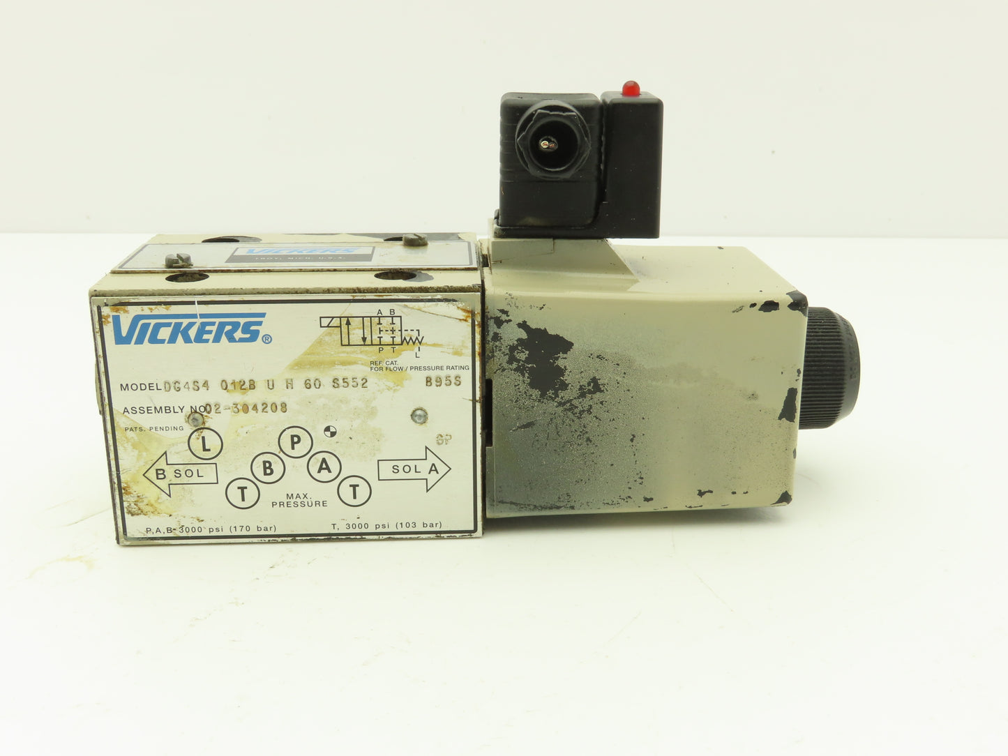 Vickers DG4S4 012B U H 60 S552 Directional Control Solenoid Valve