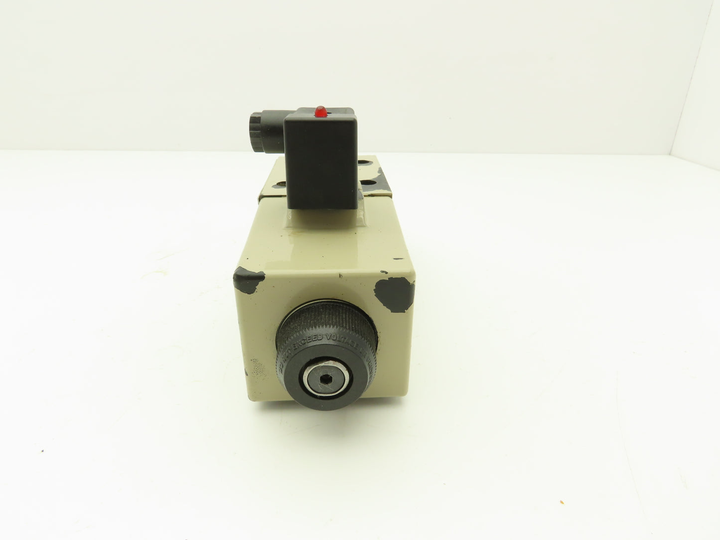 Vickers DG4S4 012B U H 60 S552 Directional Control Solenoid Valve