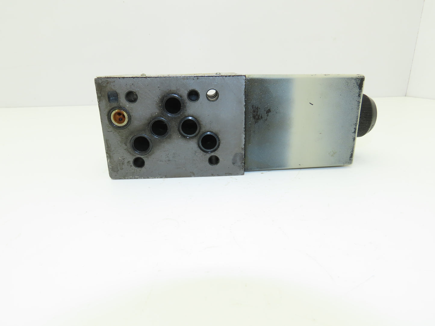 Vickers DG4S4 012B U H 60 S552 Directional Control Solenoid Valve