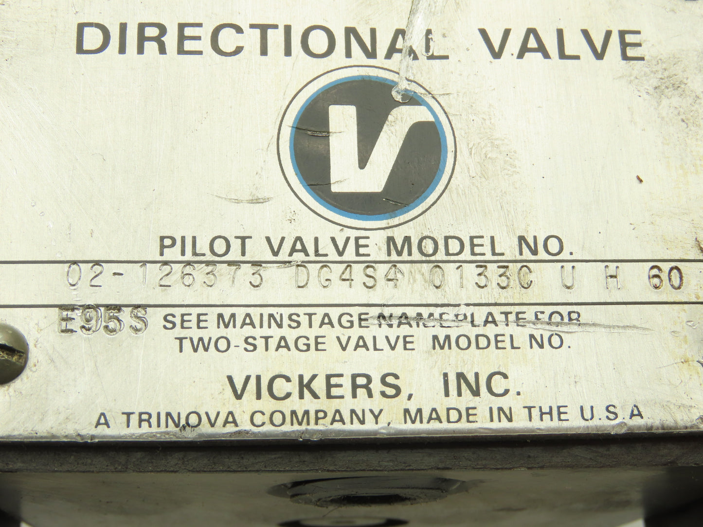 Vickers DG4S4 0133C U H 60 Directional Control Solenoid Valve