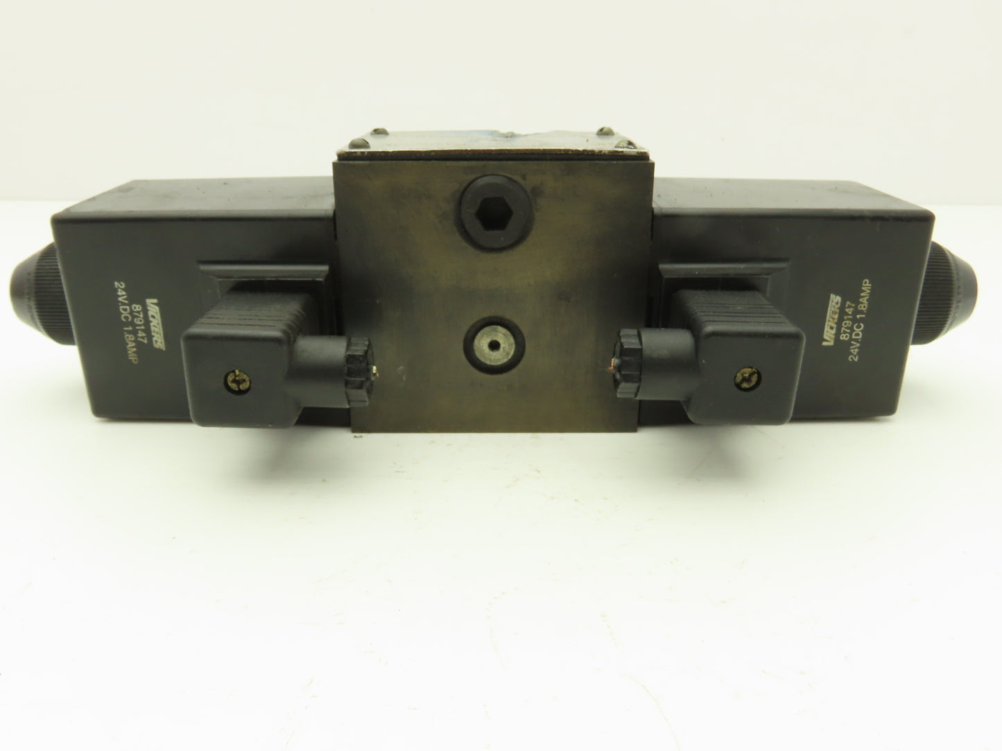 Vickers DG4S4 0133C U H 60 Directional Control Solenoid Valve