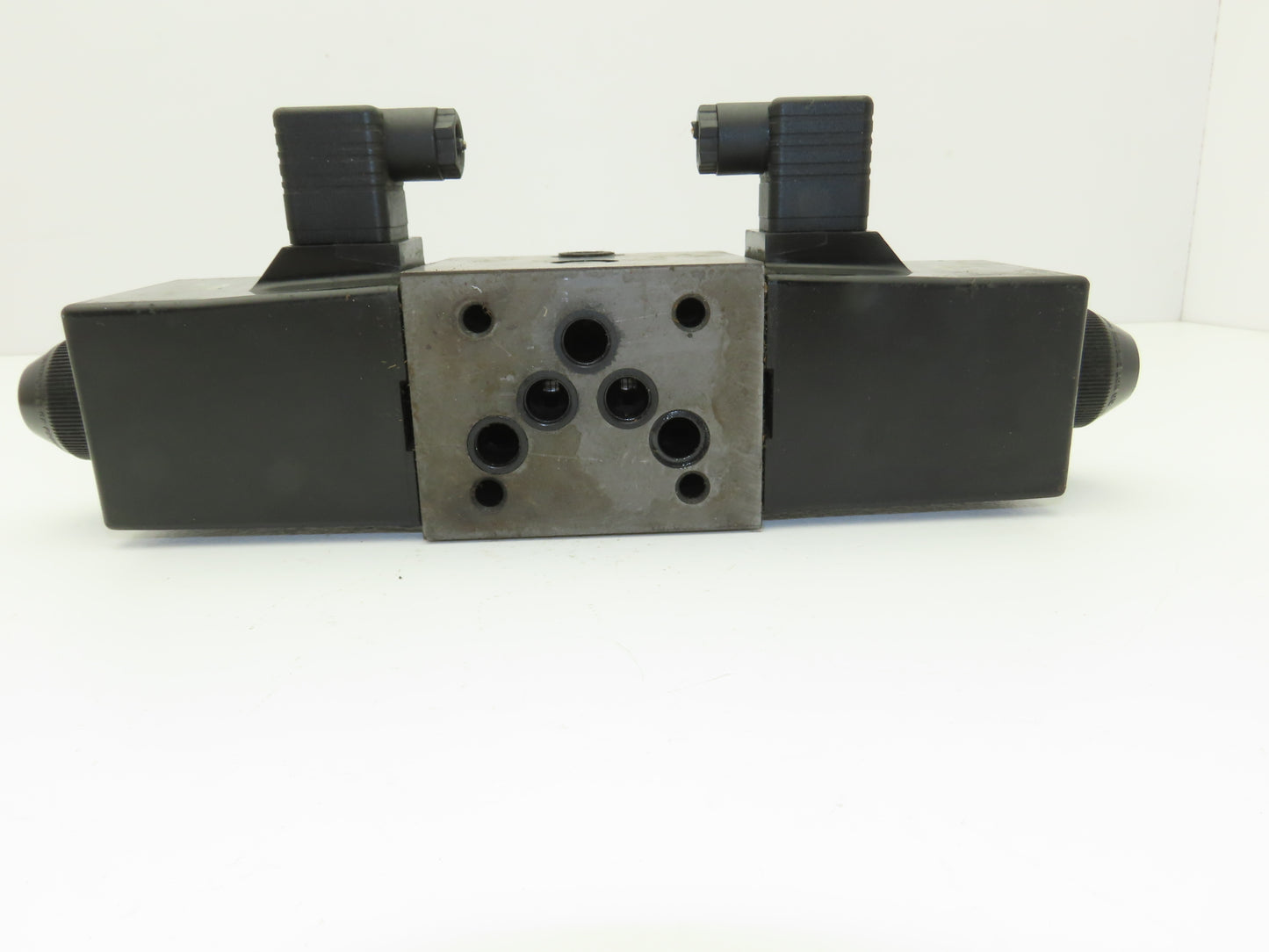 Vickers DG4S4 0133C U H 60 Directional Control Solenoid Valve