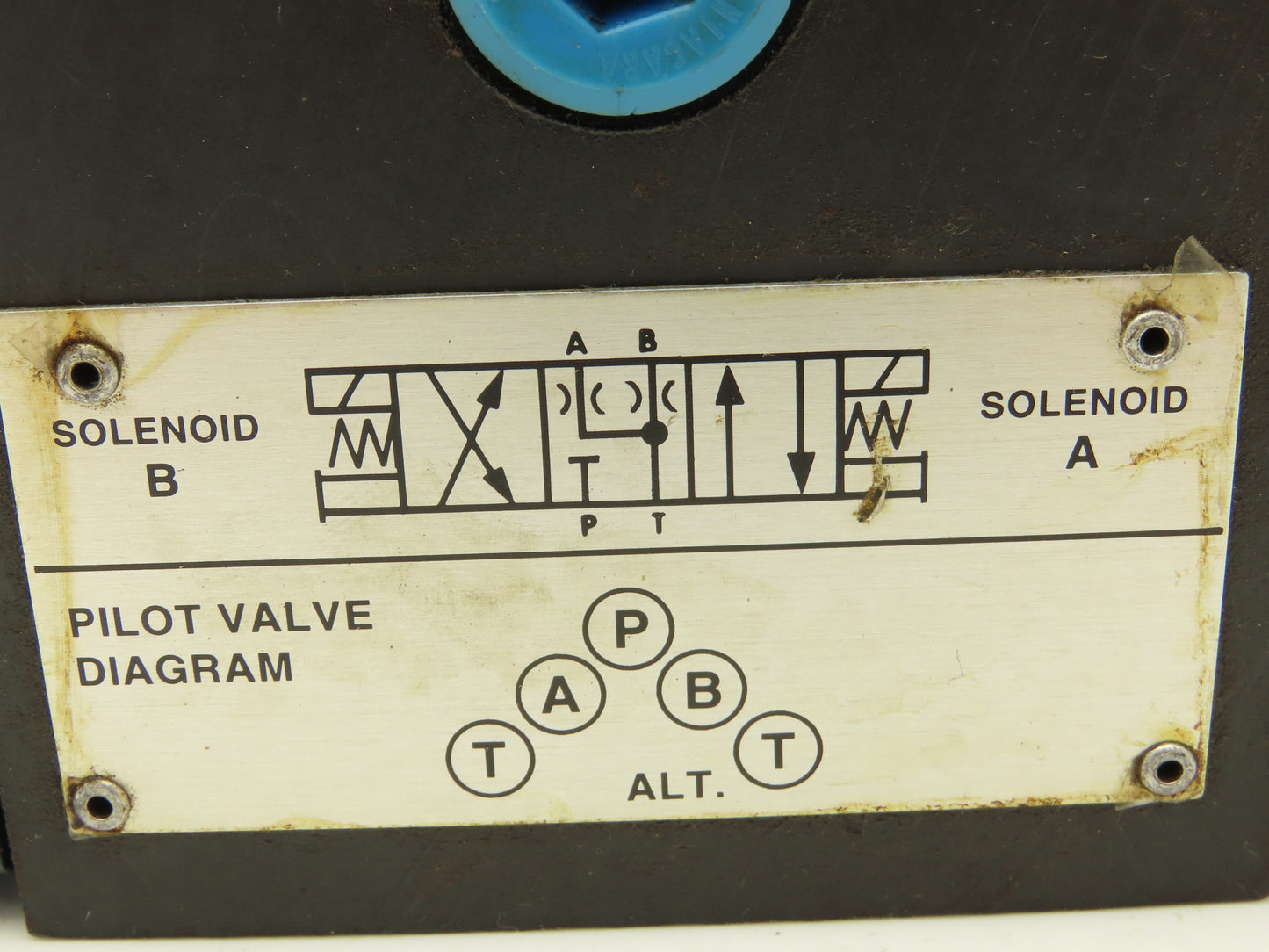 Vickers DG4S4 0133C U H 60 Directional Control Solenoid Valve