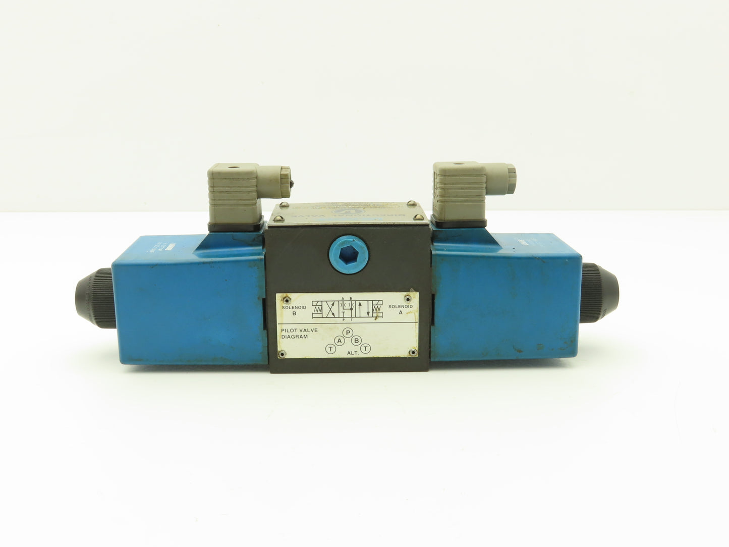 Vickers DG4S4 0133C U H 60 Directional Control Solenoid Valve