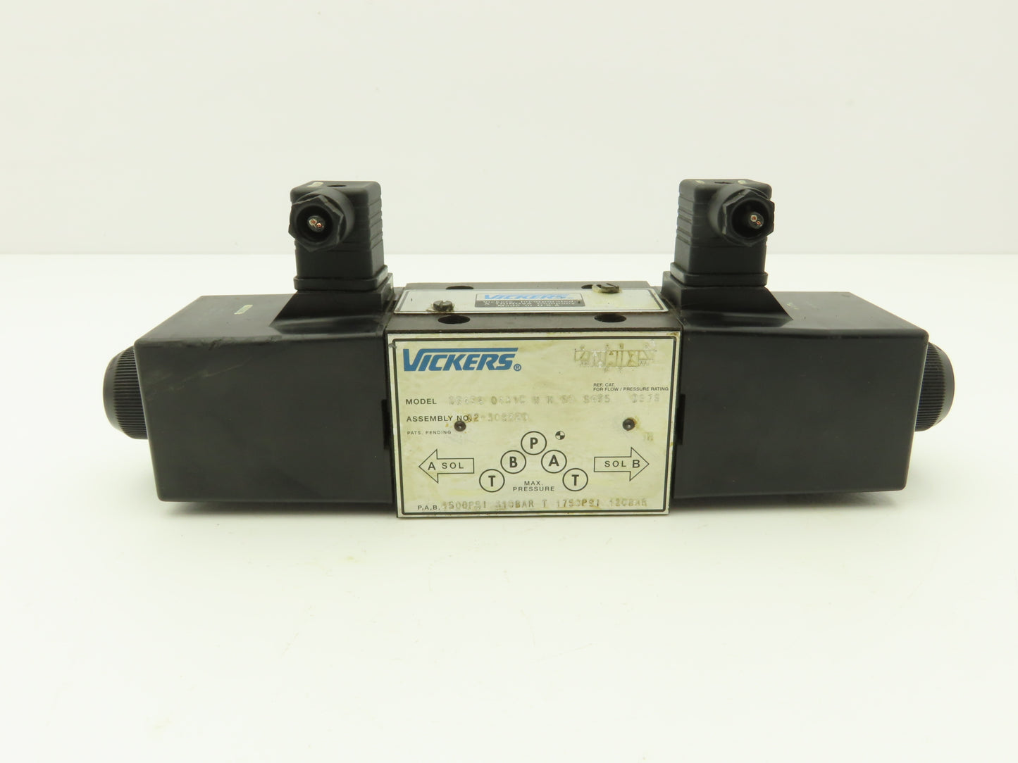 Vickers DG4S4 0131C U H 60 S495 Directional Control Dual Solenoid Valve 24VDC