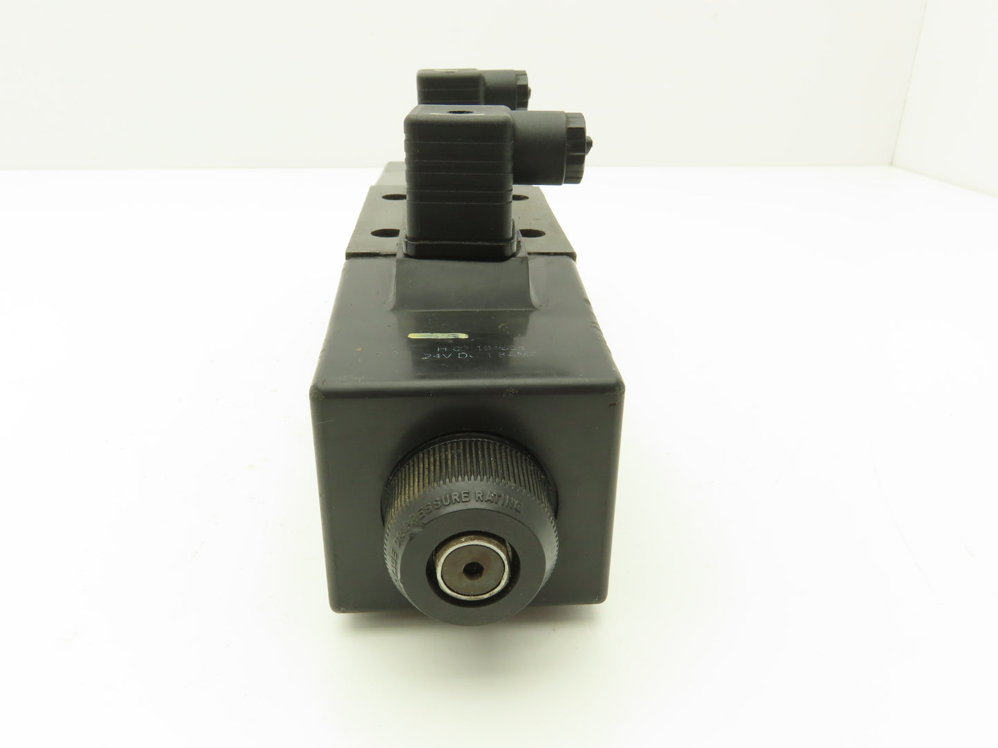 Vickers DG4S4 0131C U H 60 S495 Directional Control Dual Solenoid Valve 24VDC