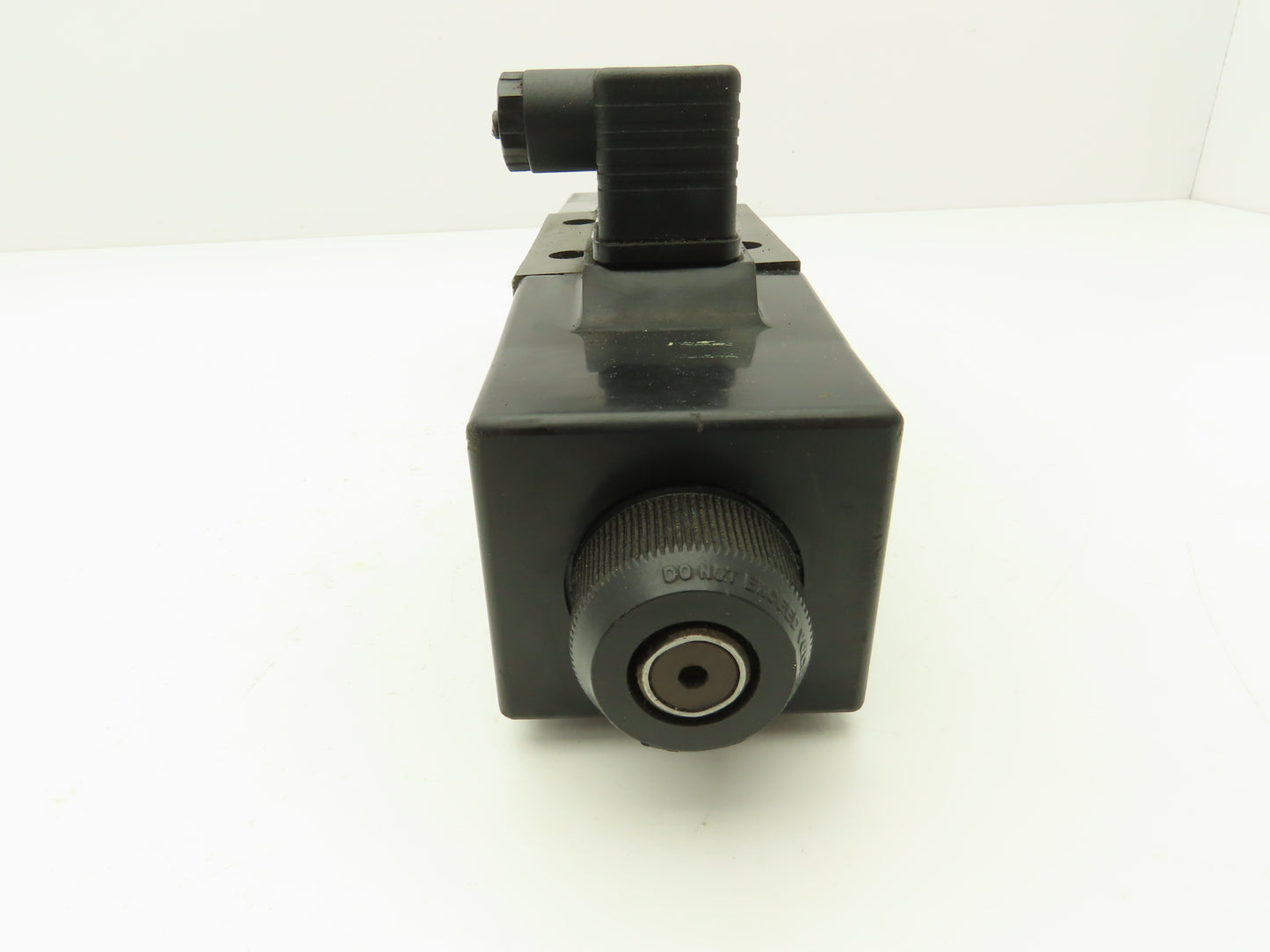 Vickers DG4S4 0131C U H 60 S495 Directional Control Dual Solenoid Valve 24VDC