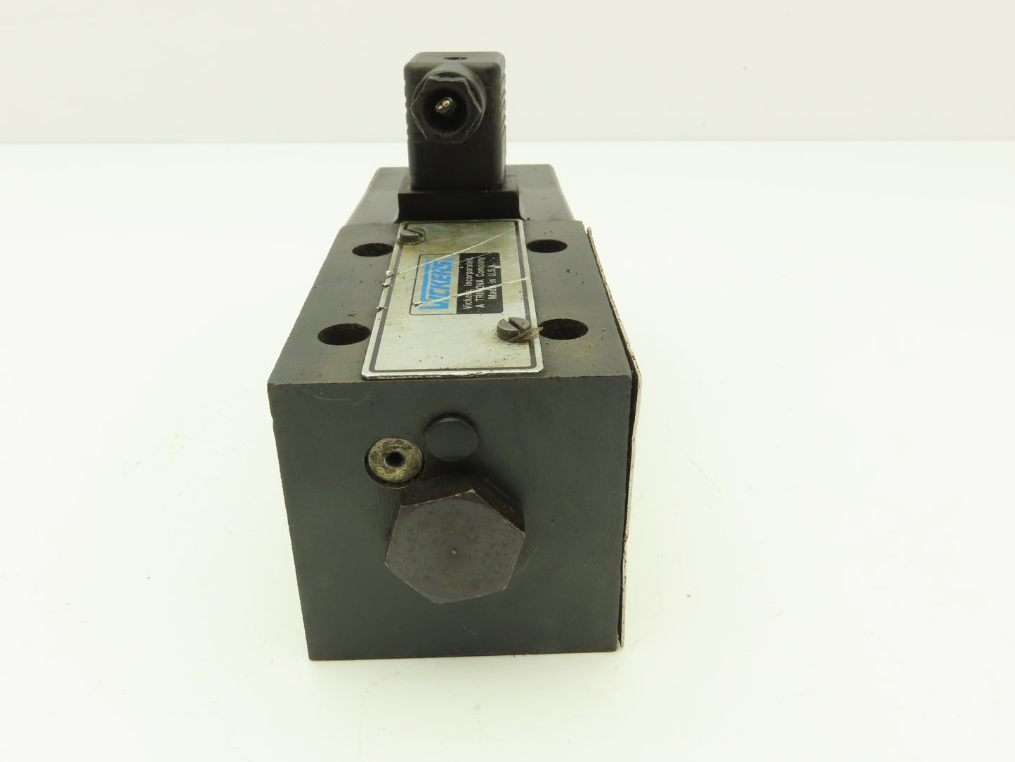 Vickers DG4S4 012B U H 60 S495 Directional Control Solenoid Valve 24VDC