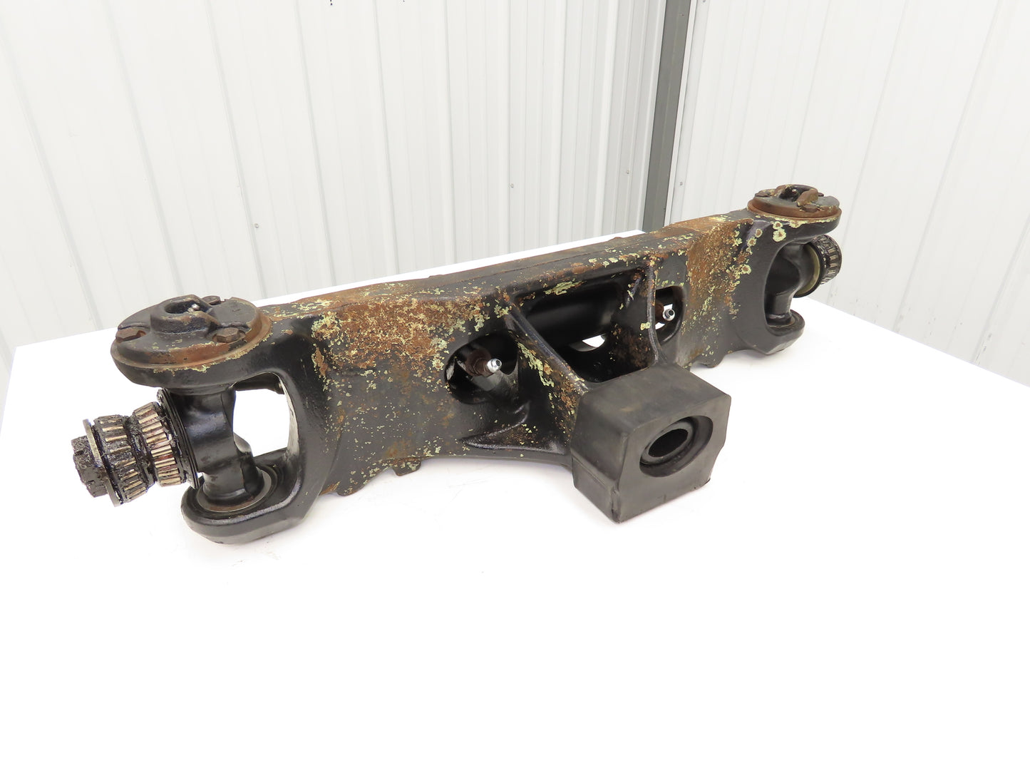 Hyster E60Z-33 Electric Forklift Rear Axle Dual Hydraulic Steering Assembly