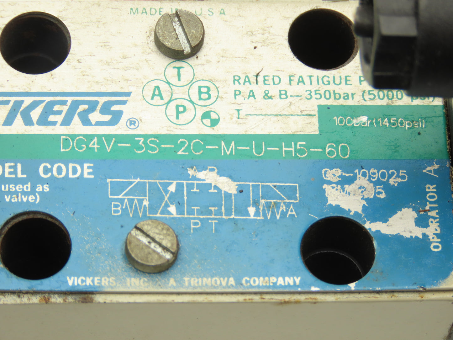 Vickers DG4V-3S-2C-M-U-H5-60 Hydraulic Directional Solenoid Valve 24VDC Lot of 3