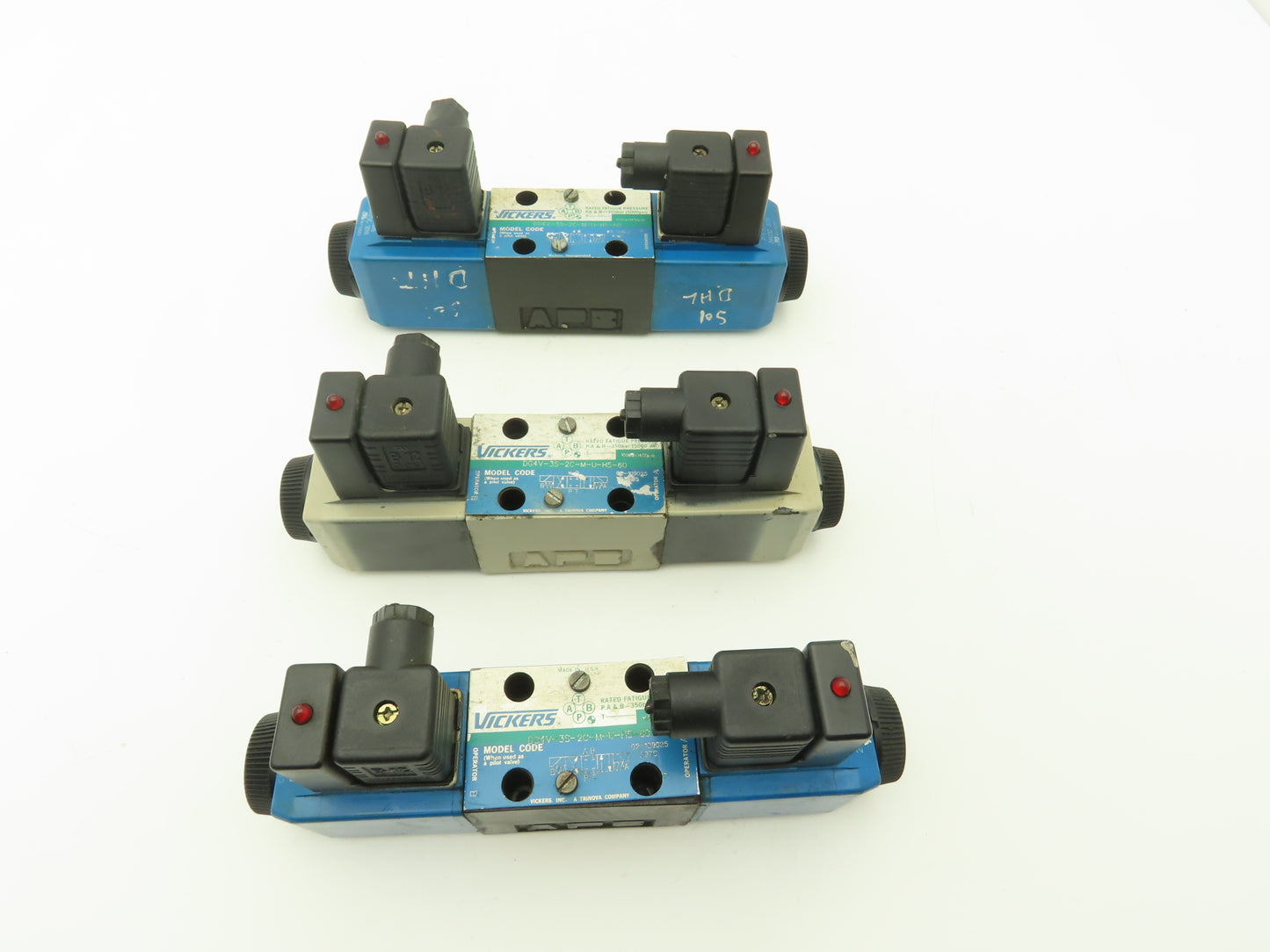Vickers DG4V-3S-2C-M-U-H5-60 Hydraulic Directional Solenoid Valve 24VDC Lot of 3