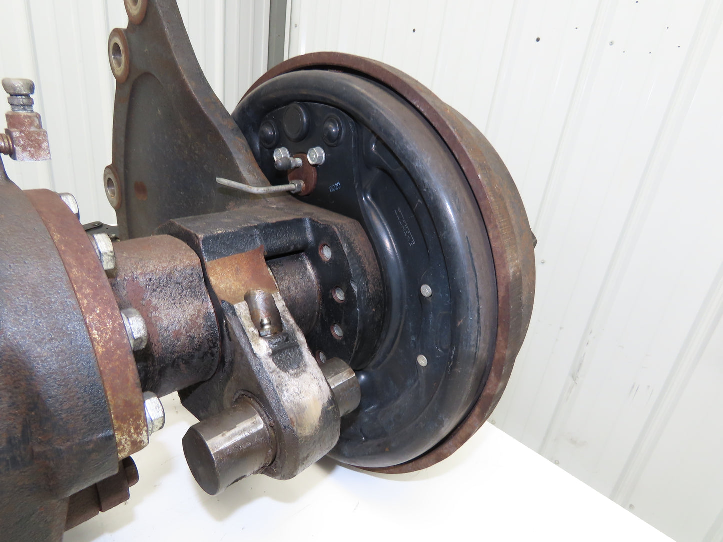 Hyster E60Z-33 Forklift Front Dual Wheel Drive Axle Assembly 6-Lug & Park Brake