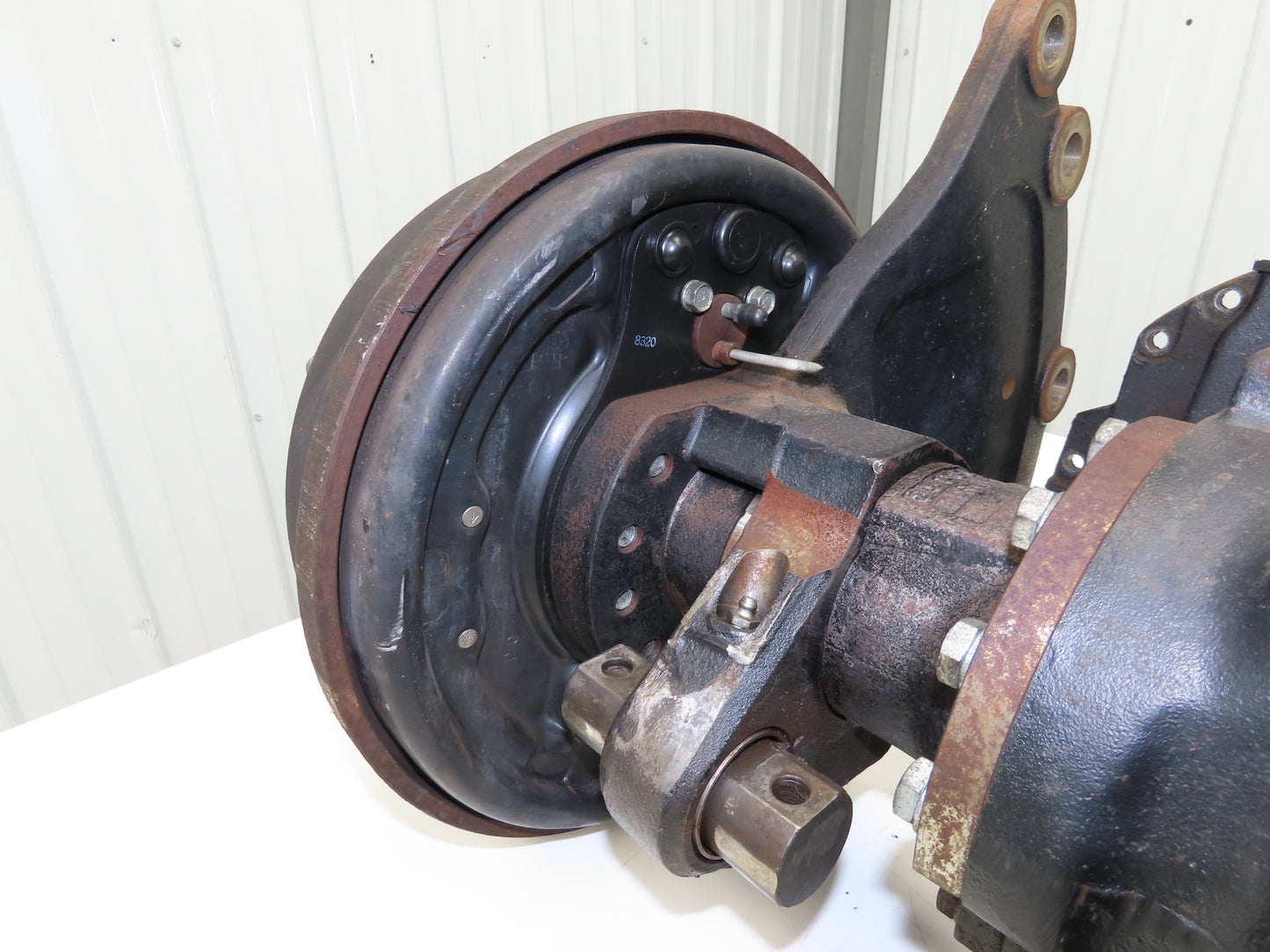 Hyster E60Z-33 Forklift Front Dual Wheel Drive Axle Assembly 6-Lug & Park Brake