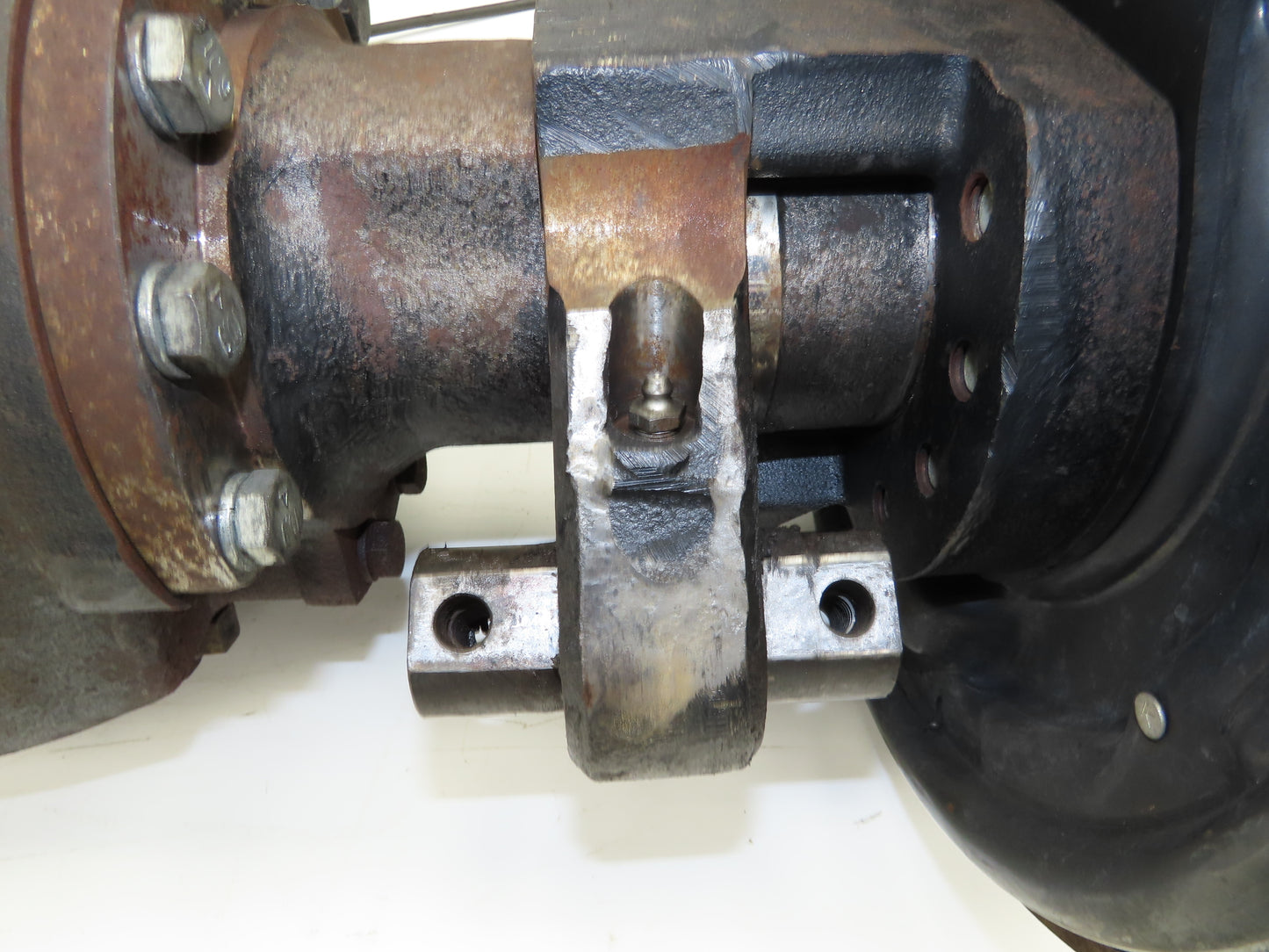 Hyster E60Z-33 Forklift Front Dual Wheel Drive Axle Assembly 6-Lug & Park Brake