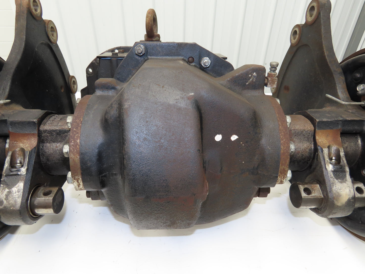 Hyster E60Z-33 Forklift Front Dual Wheel Drive Axle Assembly 6-Lug & Park Brake