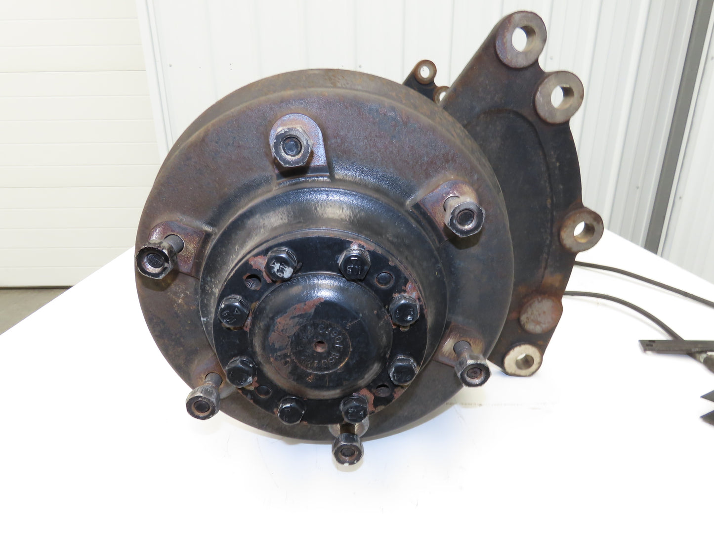 Hyster E60Z-33 Forklift Front Dual Wheel Drive Axle Assembly 6-Lug & Park Brake