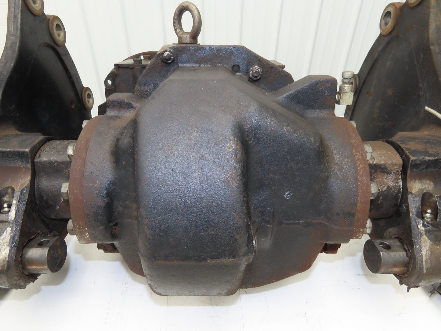 Hyster E60Z-33 Forklift Front Dual Wheel Drive Axle Assembly 6-Lug & Park Brake