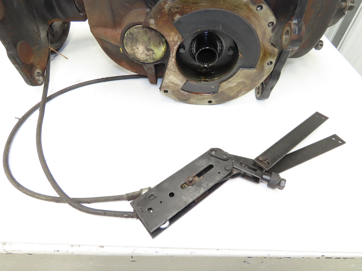 Hyster E60Z-33 Forklift Front Dual Wheel Drive Axle Assembly 6-Lug & Park Brake