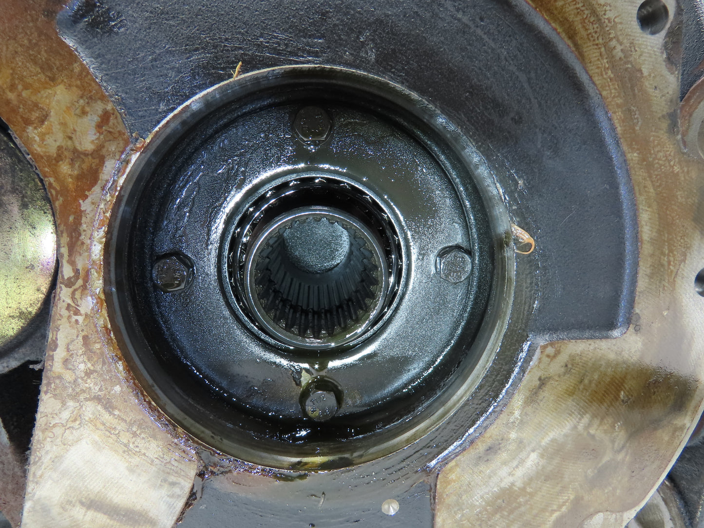 Hyster E60Z-33 Forklift Front Dual Wheel Drive Axle Assembly 6-Lug & Park Brake