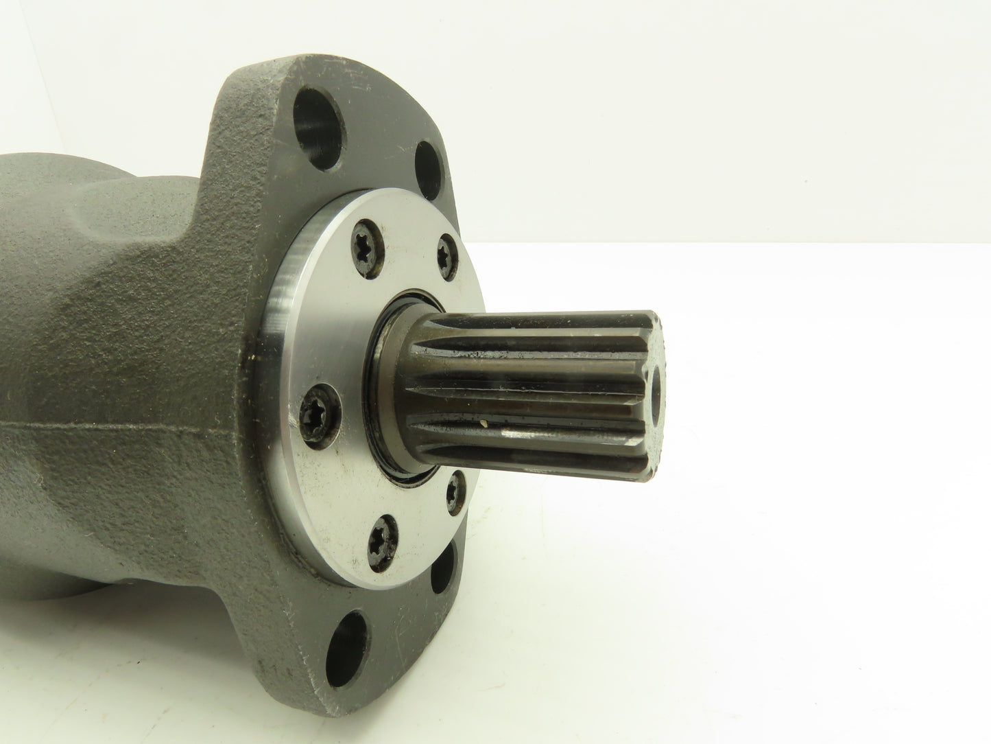 White 151H1053 OMH250 Hydraulic Motor 250cm³ 2900psi 4-Bolt Spline Shaft