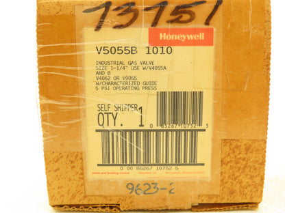 Honeywell V5055B Safety Shutoff Gas Valve 1-1/4"NPT NC Industrial