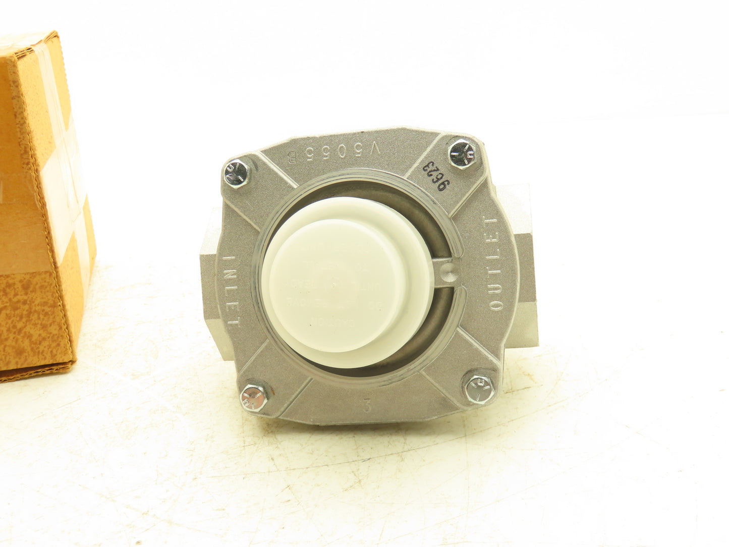 Honeywell V5055B Safety Shutoff Gas Valve 1-1/4"NPT NC Industrial