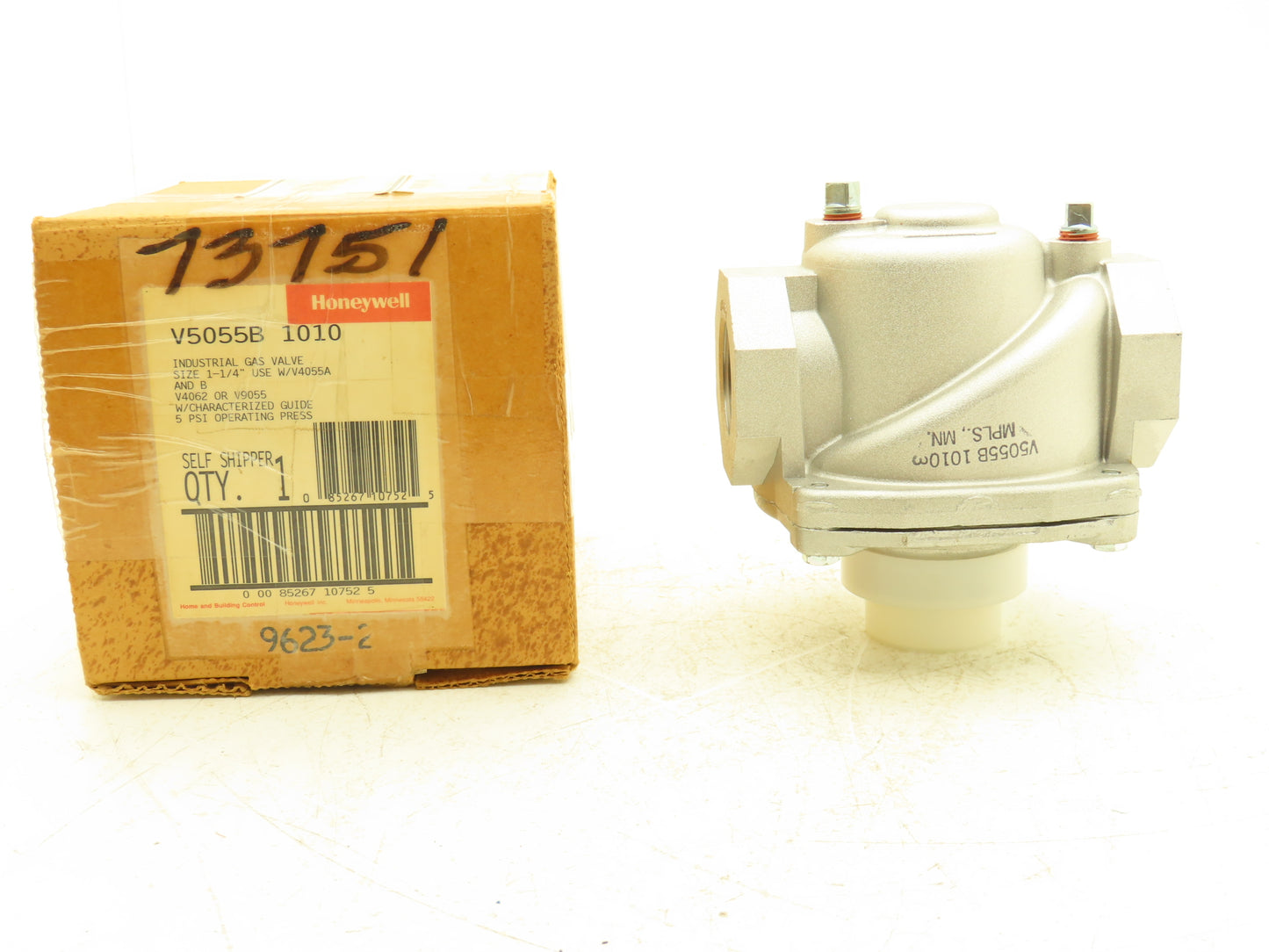 Honeywell V5055B Safety Shutoff Gas Valve 1-1/4"NPT NC Industrial