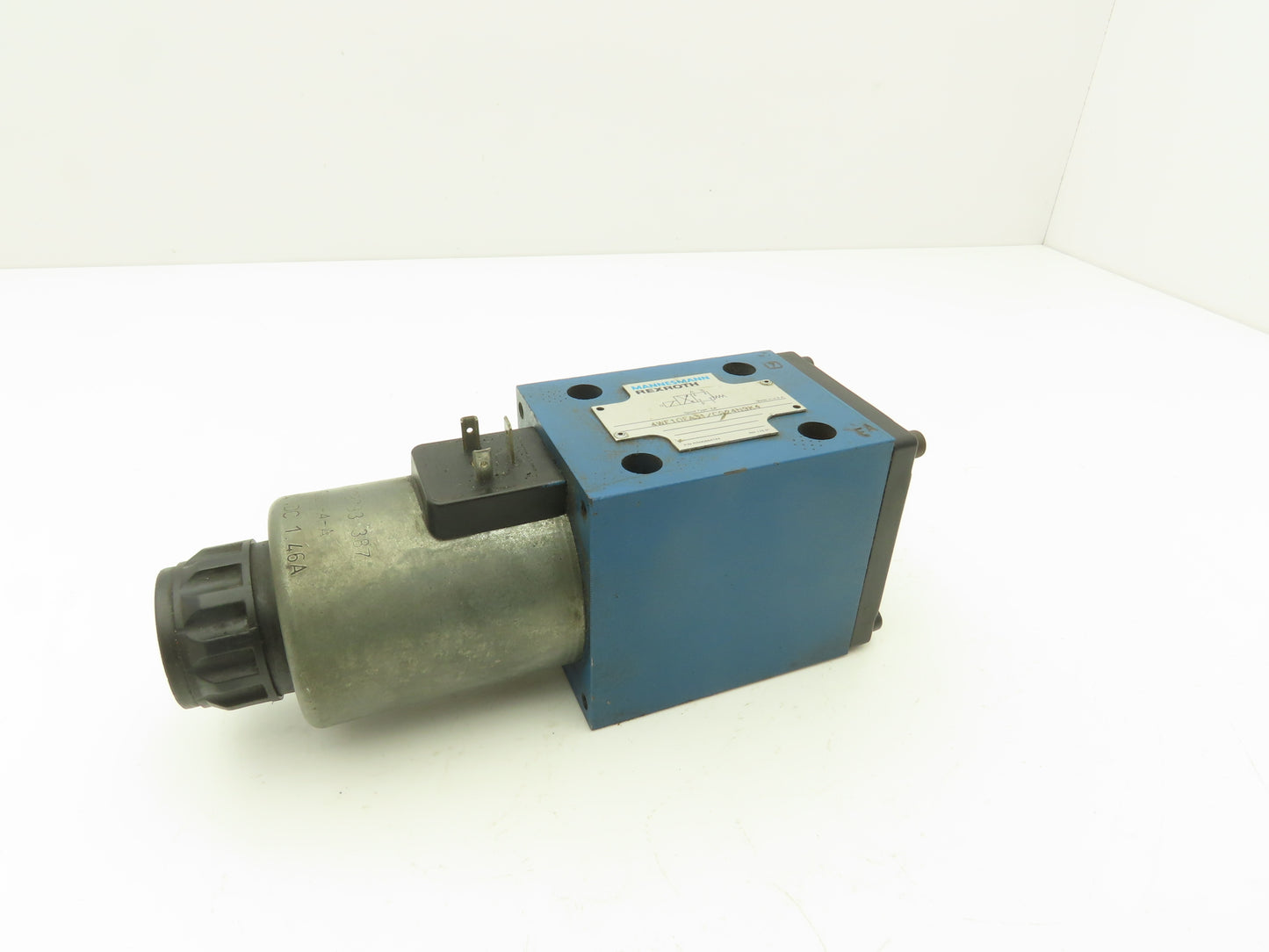 Rexroth 4WF10FA31/CG24N9K4 Hydraulic Solenoid Directional Control Valve 24VDC
