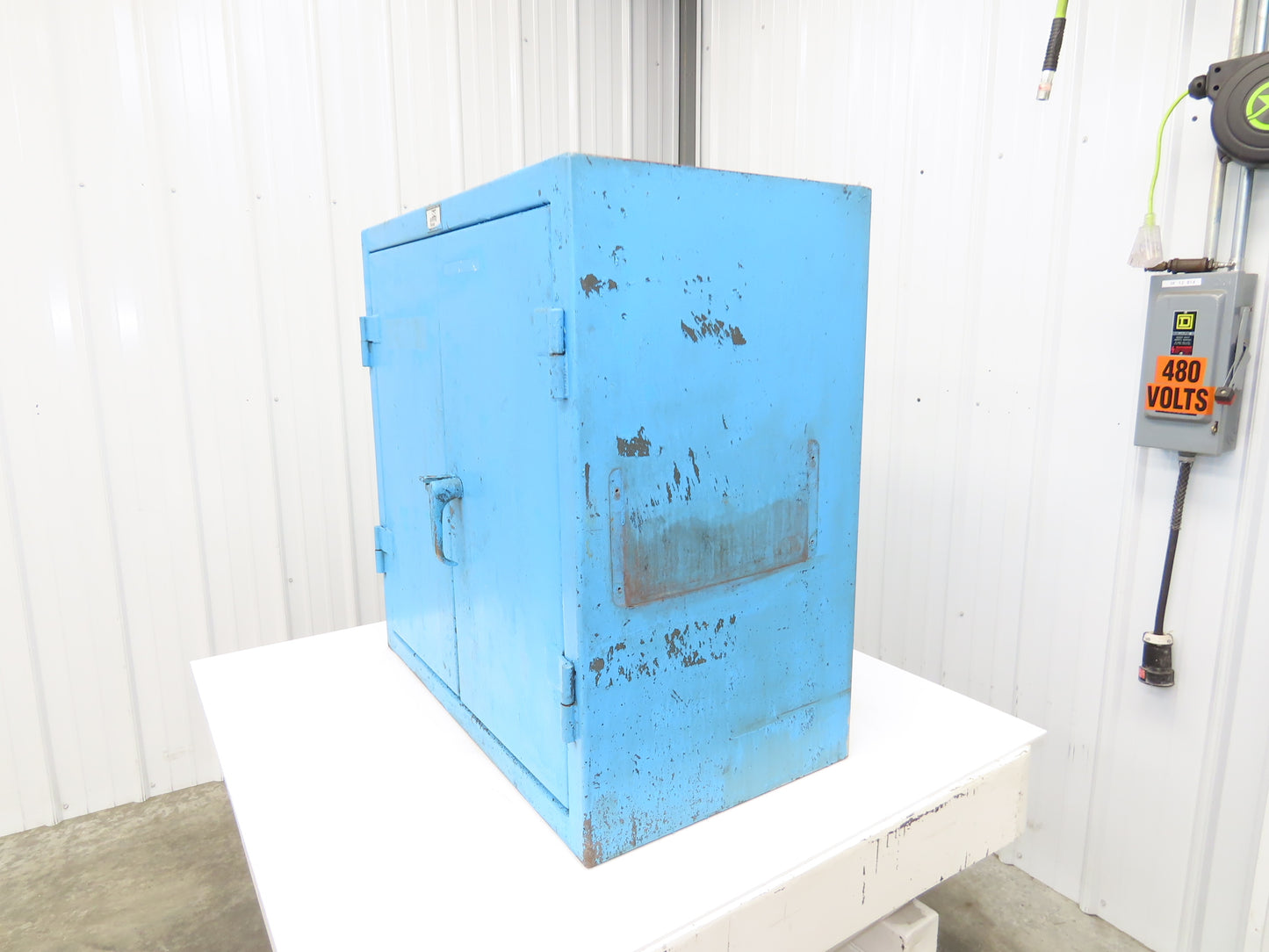 Strong Hold Extreme Duty 12 GA Counter-Height Cabinet 2 Shelf 36x20x36"