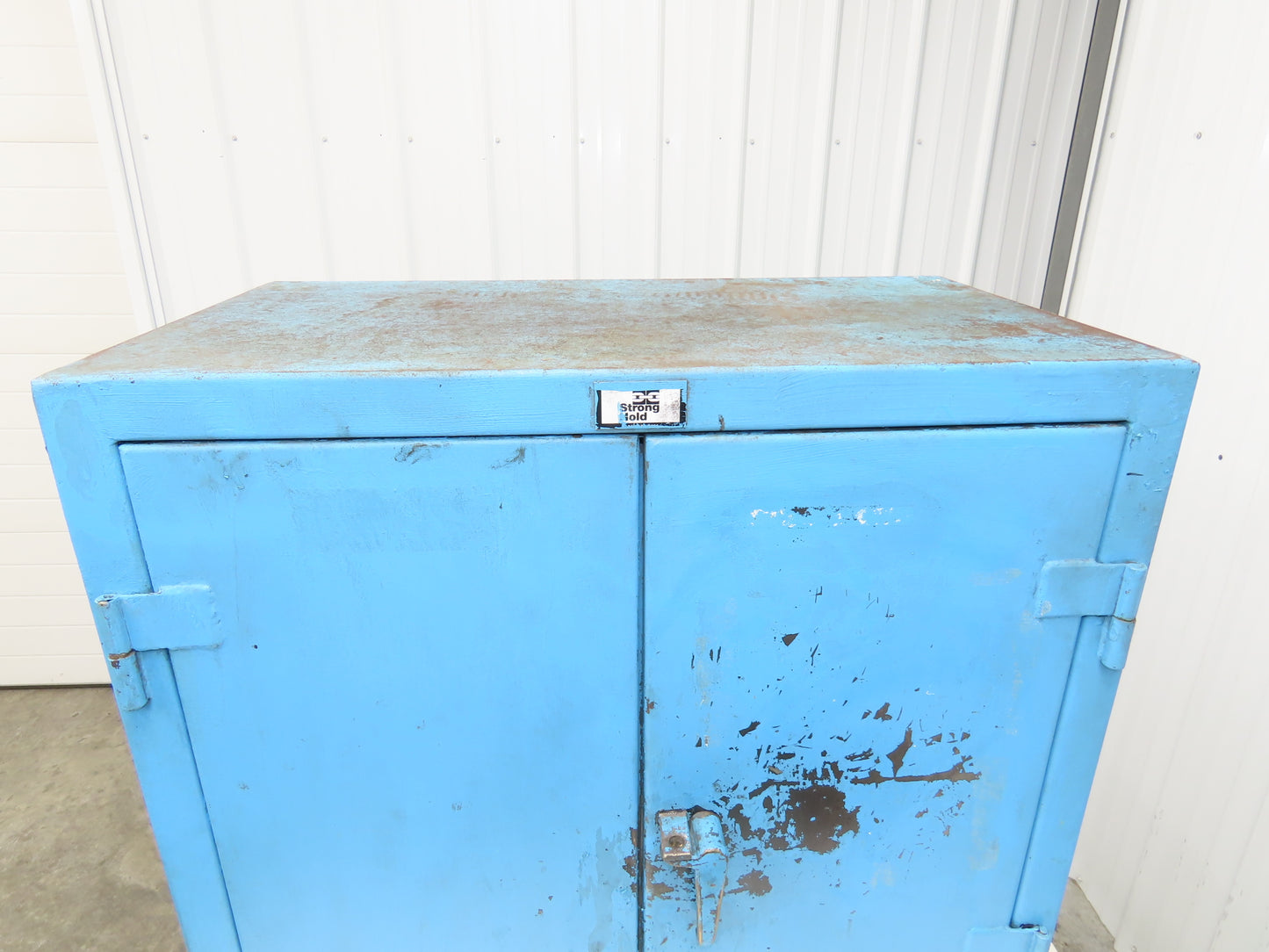 Strong Hold Extreme Duty 12 GA Counter-Height Cabinet 2 Shelf 36x20x36"