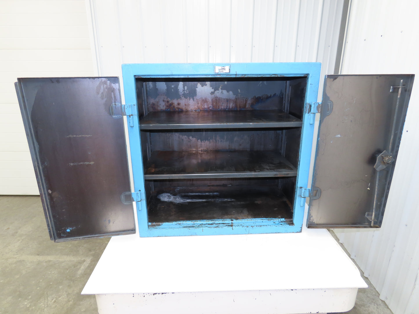 Strong Hold Extreme Duty 12 GA Counter-Height Cabinet 2 Shelf 36x20x36"