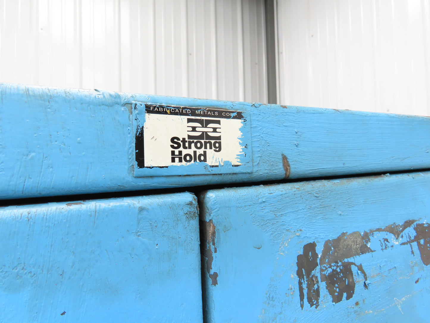 Strong Hold Extreme Duty 12 GA Counter-Height Cabinet 2 Shelf 36x20x36"