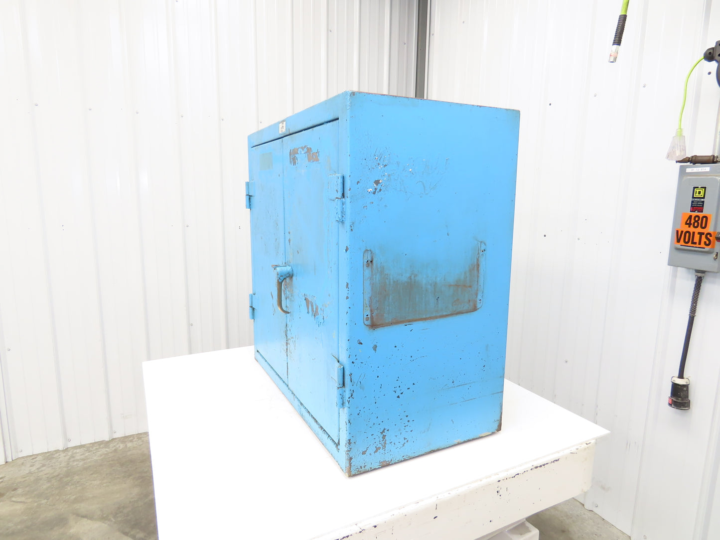 Strong Hold Extreme Duty 12 GA Counter-Height Cabinet 2 Shelf 36x20x36"