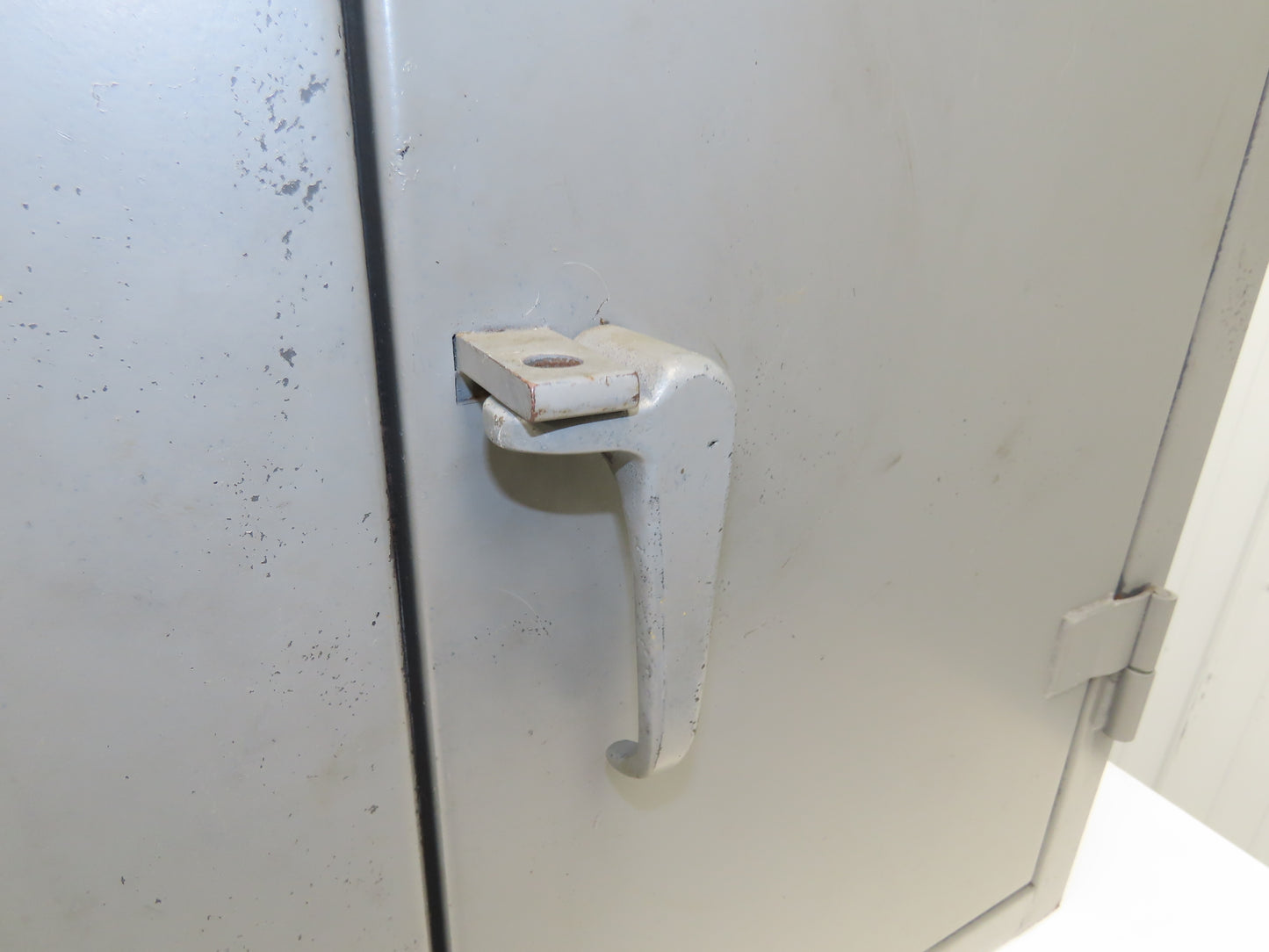 Strong Hold Extreme Duty 12 GA Counter-Height Cabinet 2 Shelf 36x20x36"