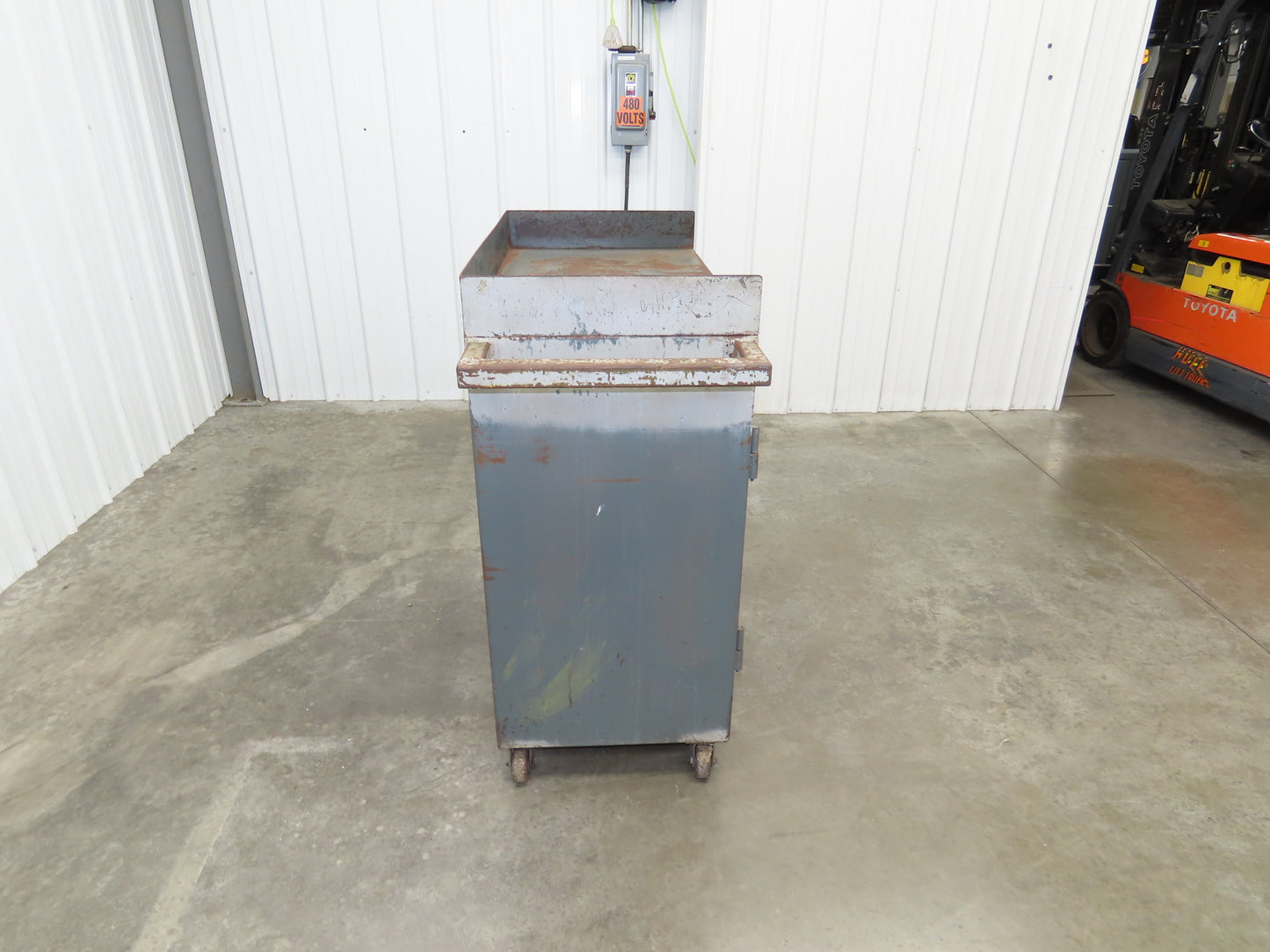 Strong Hold 12 GA Counter-Height Cabinet 2 Shelf 36x20x36" Tool Cart