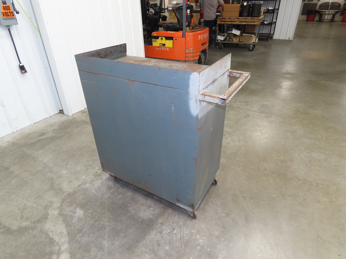 Strong Hold 12 GA Counter-Height Cabinet 2 Shelf 36x20x36" Tool Cart